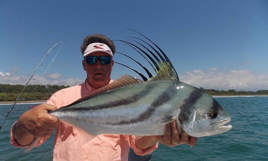 Charte de pêche sur console centrale Pathfinder à Quepos, Costa Rica, le