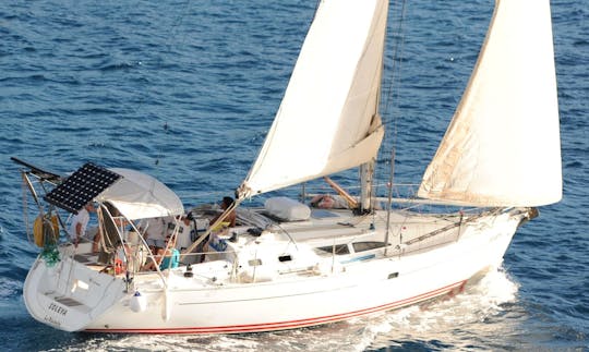 Charter a Cruising Monohull in Les Trois-Îlets, Martinique