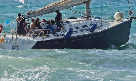 Alquila un monocasco de crucero en Tel Aviv, Israel