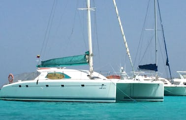 Charter 47' Aguamarina Catamaran in Margarita island
