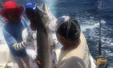 Center Console Fishing Charter in Cartagena