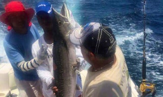 Center Console Fishing Charter in Cartagena