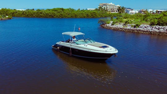 Yacht à moteur Chris Craft de 32 pieds pour une incroyable location de yacht à Mazatlan