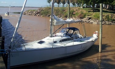 Charter a Spacious Sailboat for 5 People in Rosario, Argentina