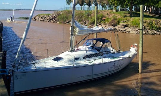 Charter a Spacious Sailboat for 5 People in Rosario, Argentina