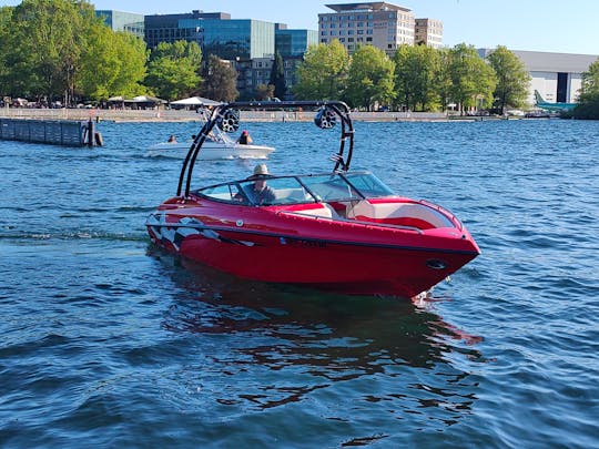 Enjoy a day on the lake with this 2000 Crownline limited edition. 