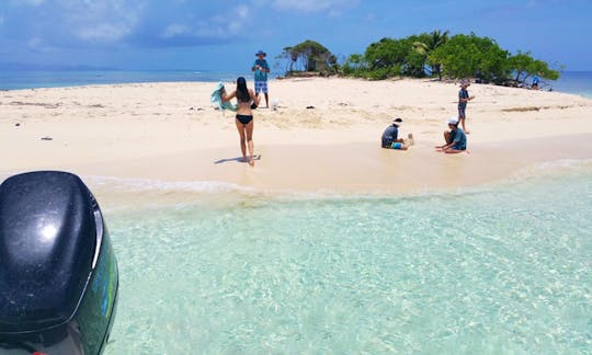 Snorkeling Tour in Roatan Bay Island, Honduras