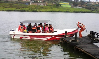 Alquile un barco de pasajeros en el lago Gregory en Nuwara Eliya, Sri Lanka