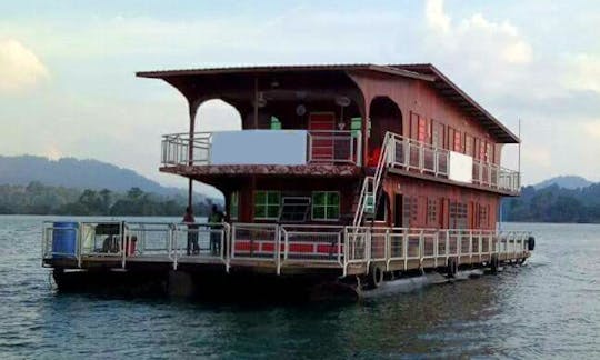 Houseboat rental in Kuala Dungun