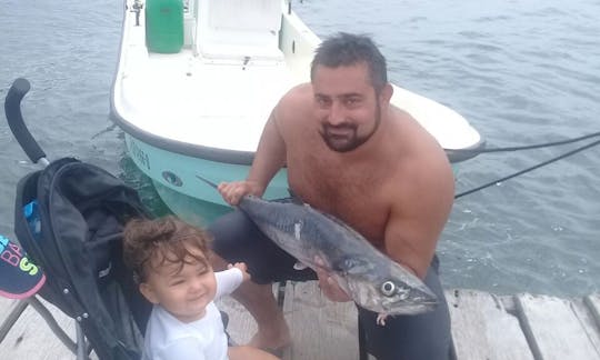 Barco de pesca de 21' Flats en Cartagena Flats