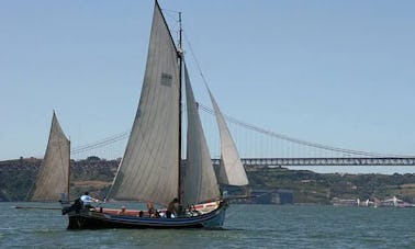 Aluguel de veleiro tradicional de 30 pés em Lisboa, Portugal