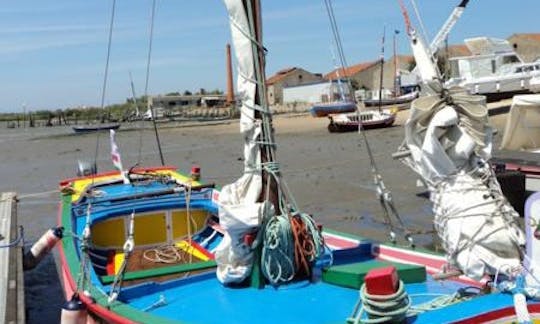 30ft Traditional Sailboat Rental In Lisboa, Portugal