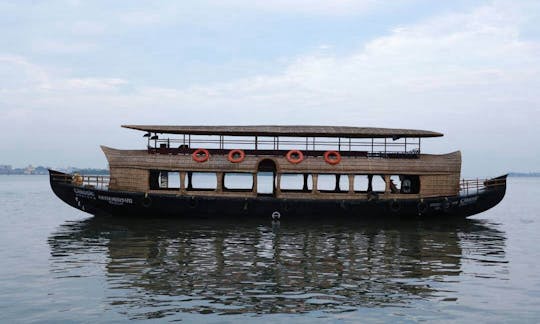 Location de bateaux traditionnels à Kochi, Kerala