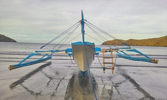 Experimente um divertido passeio de barco tradicional em Zambales, Filipinas