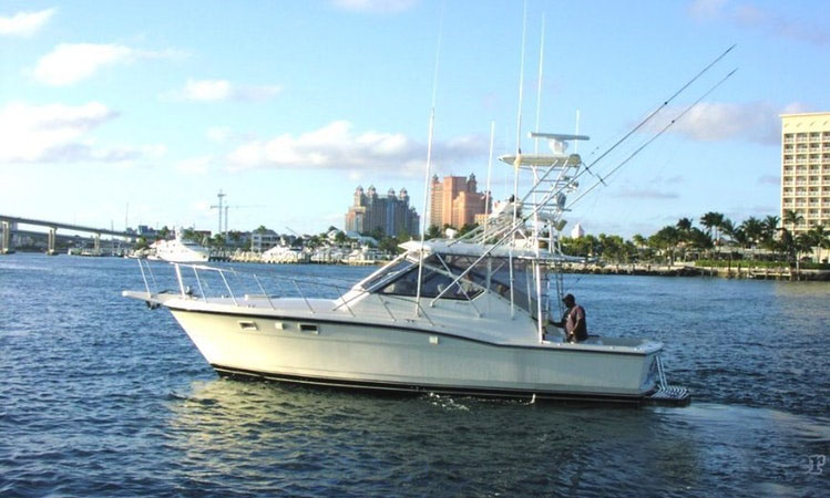 749px x 450px - Enjoy 38' Hatteras Express Yacht In Nassau, New Providence | GetMyBoat
