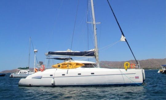 Zafira is a 46' Fontaine Pajot catamaran. We can accommodate up to 40 people on a private tour.