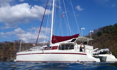 Catamarán de vela de 65 pies en Playa del Coco