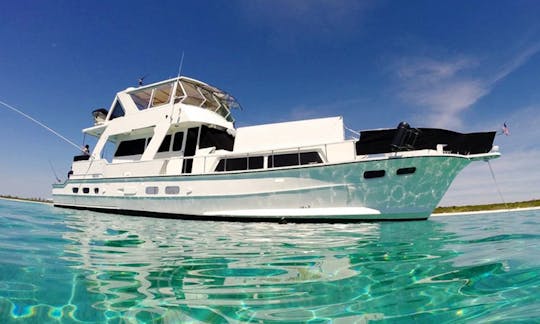 72' Motor Yacht rental in Akumal, Quintana Roo