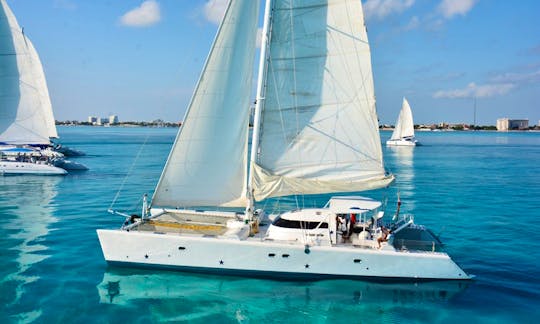 68' Catamaran Charter in Cancún, Quintana Roo