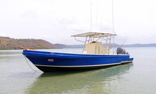 Bahamas, boat 25ft Mako Center Console  - Toilet onboard