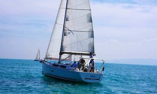 Charter 37' Délices Cruising Monohull in Tunis, Tunisia