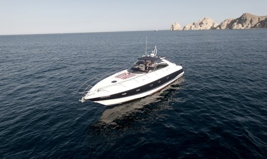 Alugue um iate a motor La Folie em Cabo San Lucas, México