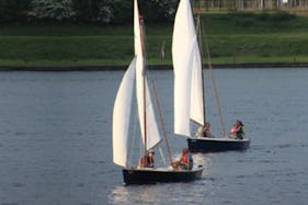 Rent the 4 People Valk Sailboat in Kinrooi, Belgium
