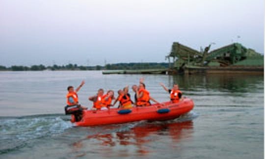 Alquile el barco a motor Secu de 12 pies en Kinrooi, Bélgica