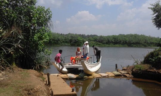 Rent a Traditional Paddle Boat in Galle, Sri Lanka