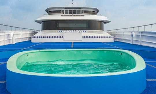 Luxury Cruiser 190ft in Maldives