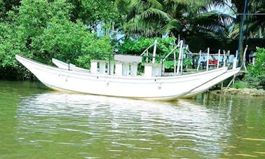 Louez un pédalo traditionnel à Galle, au Sri Lanka