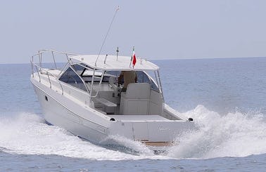 Charter Macaia Motor Yacht in Lavagna, Italy
