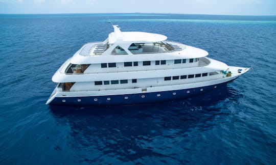 Alugue o Mega Yacht Ocean Sapphire Power nas Maldivas!