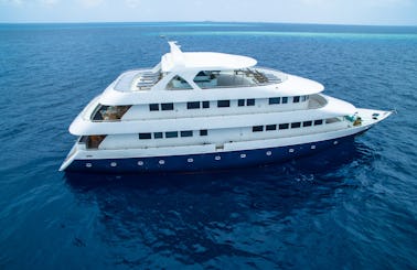 Charter the Ocean Sapphire Power Mega Yacht in Maldives!