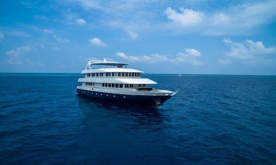 Charter the Ocean Sapphire Power Mega Yacht in Maldives!