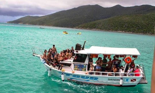 Extraordinary Party Boat Tour for 24 People in Arraial do Cabo, Brazil!