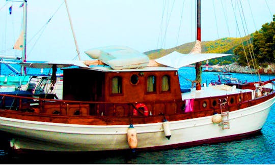53ft “Kapetanissa Ageliki” Sloop Rental In Volos, Greece