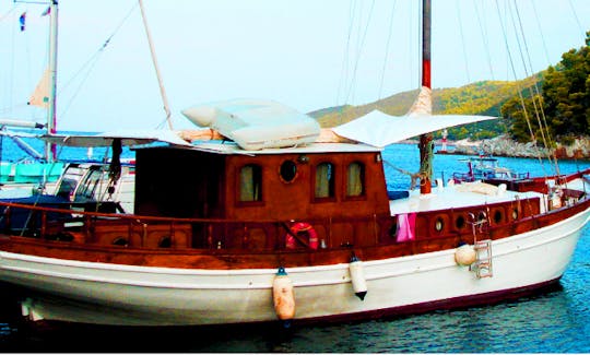 53ft “Kapetanissa Ageliki” Sloop Rental In Volos, Greece