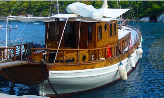 53ft “Kapetanissa Ageliki” Sloop Rental In Volos, Greece