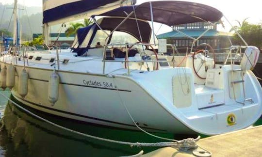 Charter Beneteau Cyclades 50.4 in Angra dos Reis