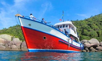 Exciting Boat Diving Tour In Florianópolis, Brazil