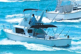 Fishing Charter on 31ft ''Tatian'' Fishing Boat in Cancún, Mexico