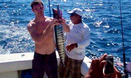Enjoy Fishing in Garza, Costa Rica on 31' Sport Fisherman