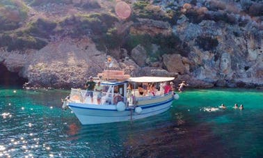 Louez un bateau à passagers en Messénie, en Grèce