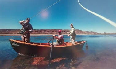 Passeios de pesca de barco à deriva para 1 ou 2 pessoas em Neuquen, Argentina