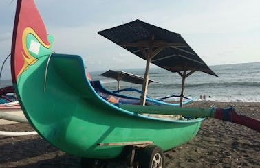 Enjoy Mengwi, Bali on This Green Colour Traditional Boat