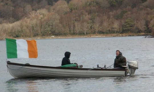 Vá pescar com amigos em Jon Boat no Condado de Sligo, Irlanda