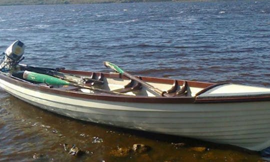 Vá pescar com amigos em Jon Boat no Condado de Sligo, Irlanda