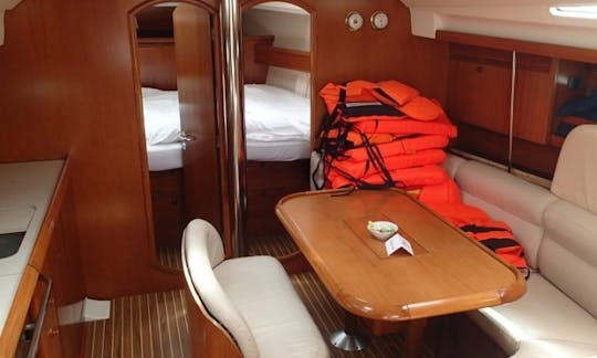 Charter 46' Big Blue Cruising Monohull in Sukošan, Kroatien