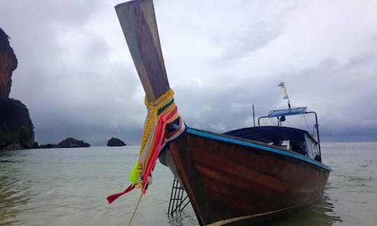 Alquile un recorrido privado en barco de cola larga: 2 días en Koh Phi Phi y puesta de sol en 4 islas, Krabi